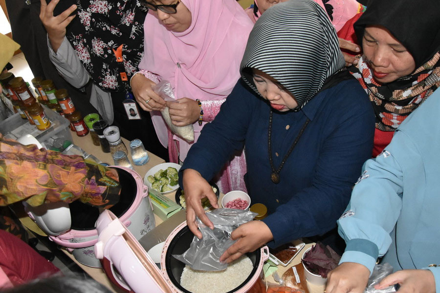 BIOTROP Commemorates Indonesian National Education Day through Food Processing Workshop