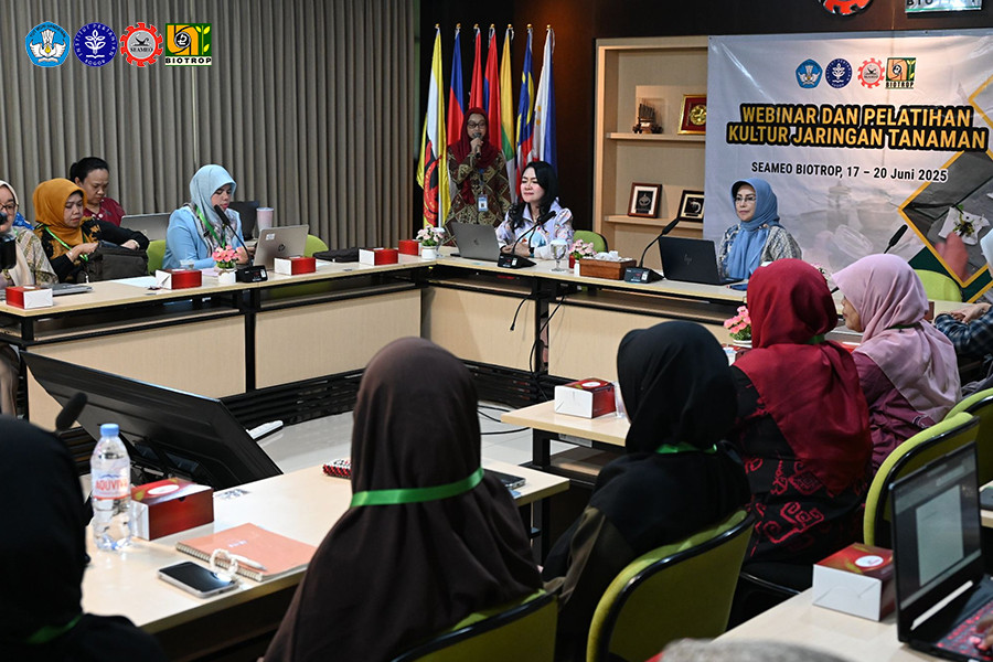 SEAMEO BIOTROP Trains Teachers on Plant Tissue Culture Techniques